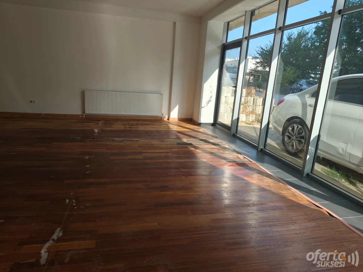 Jap me qira lokal 240m2 kati përdhes/Prishtinë — fotografia 4