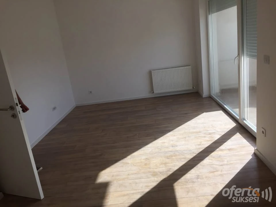 Banesë Zyre me qira në Lagjen e Spitalit-Prishtinë — fotografia 2