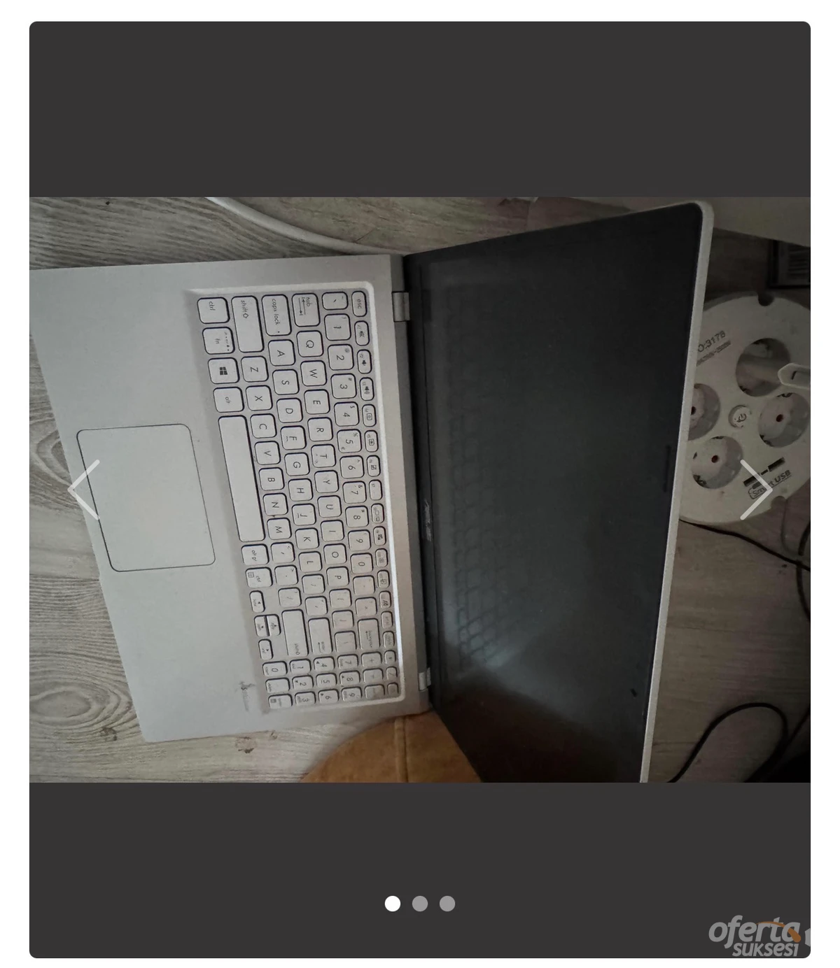 Shes laptopin Asus — fotografia 1