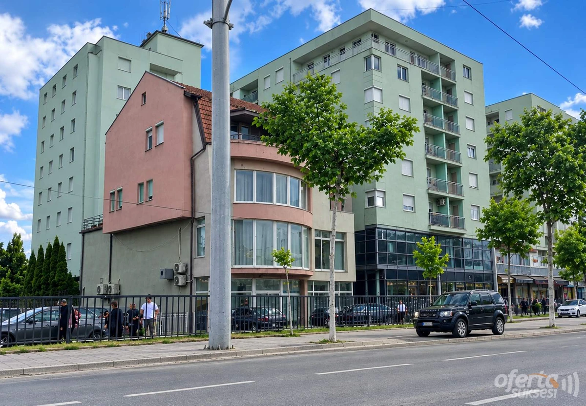 Jap me qira banesen / Fushe Kosove — fotografia 1