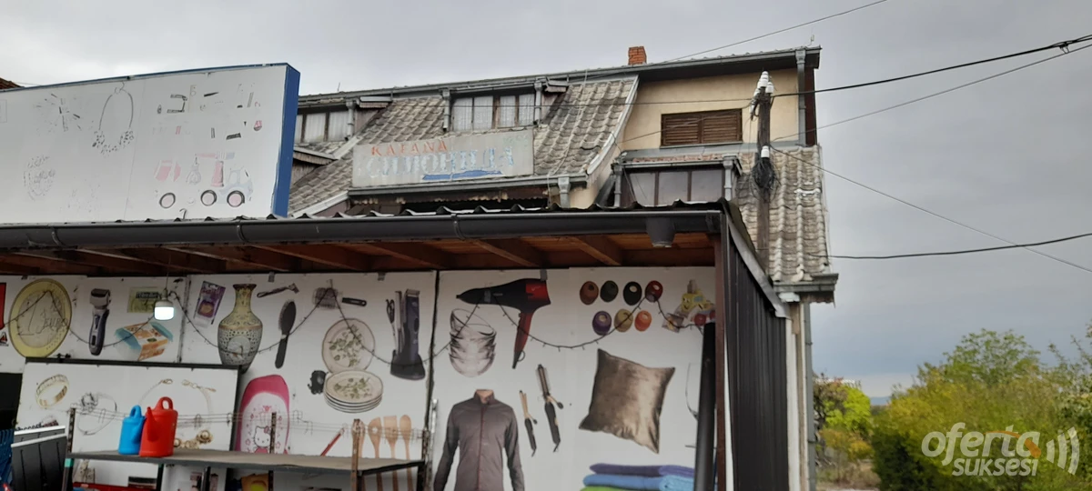 Shes shtëpin me dy lokale dhe oborr në Graçanicë-Pozitë ideale buzë rrugës kryesore — fotografia 3